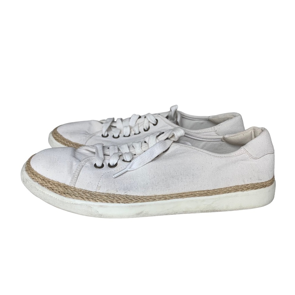 Vionic cream sneakers with tweed trim at‎ white wall. Shoes feet love. Size 9